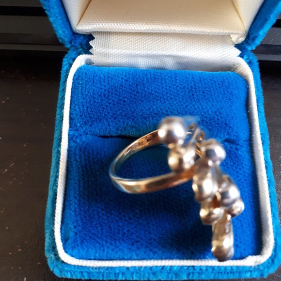 10kt Solid White and Yellow Gold Ring - Hallmarked BJJ - Size 6 - Contemporary - Picture 4 of 4